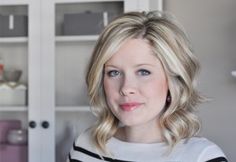 Waves On Short Hair, Medium Length Hair Up, The Small Things Blog, Small Things Blog, Short Hair Waves, Corte Bob, How To Curl Short Hair, Super Hair, The Small Things