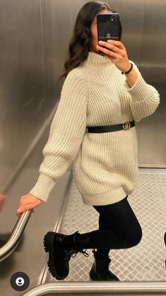 Travelling Outfits For Women, Birthday Outfit Ideas For Women Winter, New Years Eve Outfits Casual, Outfit Rosa, Class Outfits, Stylish Outfits Casual, Aesthetic Ootd, Chique Outfits