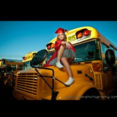 School Bus Back To School Pictures, Vw Bus Senior Pictures, School Bus Mini Session, Cap And Gown Pictures