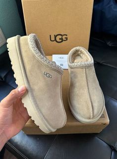 UGG TASMAN MUSTARD SEED 7W Uggs Tasman, Accessory Inspo, Ugg Tasman, Cute Sneakers, Mustard Seed, Ugg Shoes, Mustard, Jordan, Size 7