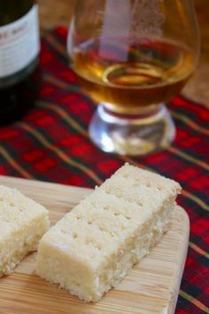 Shortbread Cookie Recipe Christmas, Easy Shortbread Recipe, Molded Cookie Recipe, Glass Of Whisky, Traditional Shortbread Recipe, Best Shortbread Cookie Recipe, Easy Shortbread Cookie Recipe, Best Shortbread, Shortbread Recipe Easy