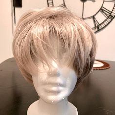 Beautiful Silver/Light Gray New Wig. Bob Style Design. New. Never Worn Didn’t Work For Me. Sorry Cut The Tag Thinking I Would Keep. Tapered Back. Very Stylish. Wig Bob, Spiral Curls, Wig Color, Boho Feathers, Tie Headband, Silver Lights, Bob Styles, Bow Detail Dress, Hair Claws & Clips