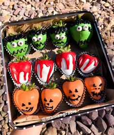 halloween cupcakes are arranged in the shape of pumpkins