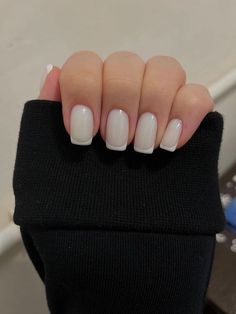 Minimal White Nails, Posh Nails Classy, Minimal Nail Ideas, Minimal Nails, Her Nails