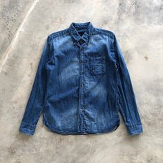 SOPHNET Blue Denim Washed Button Shirt TAG : Sophnet SIZE : Medium MEASUREMENT , - Width (Armpit to armpit) : 19" - Length (Shoulder the end of garment) : 27.5" - Shoulder : 16.5" - Sleeve Length : 25" CONDITION : Perfect wear, no holes and stains SHIPPING, all item will be shipped with tracking number. Item received within 14-21 working days. Blue Unstructured Washed Tops, Blue Denim Shirt With Buttons, Casual Indigo Tops With Snap Buttons, Casual Indigo Top With Snap Buttons, Denim Shirt With Buttons In Dark Wash, Denim Blue Chambray Shirt With Button Closure, Everyday Denim Shirt With Buttons, Blue Chambray Shirt With Buttons, Medium Wash Cotton Denim Top With Snap Buttons