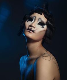 Dadaism Makeup, Praying Mantis Makeup, Black Contacts Makeup, Cryptid Makeup, Multiple Eyes Makeup, Uncanny Makeup, Beetle Makeup, Drag Creature, Checkerboard Makeup