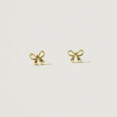 Include  :  1 pair of studs earrings & gold-backs(select option) / black paper packageMaterial : 10K solid Gold (not plating)Measures approx. 6 x 5 mmLength / thickness of Post  :  9 mm / 0.6 mmDiameter of backs  :  3mm(solid gold backs) / 5.5mm(covered gold backs) * If you want to purchase a single earring, see the below.https://www.etsy.com/listing/252461909/single-order-10k-gold-stud-earrings?ref=shop_home_active_2 Tiny Butterfly, Preppy Jewelry, Knot Stud Earrings, Knot Studs, Butterfly Knot, Jewelry Accessories Ideas, Girly Accessories, Tiny Stud Earrings, Studs Earrings