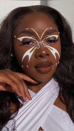 Makeup Bold, African Makeup, Black And White Makeup, Makeup Dark, Dark Lip, Eye Makeup Images, Escape Pod, Liner Makeup, Butterfly Makeup