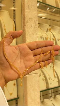 Gold Necklace Arabic Design, Arab Gold Jewelry Set, Gold V Necklace, Arabic Gold Ring Design, Gold Arab Jewelry, Arabic Jewelry Traditional Gold, Arab Gold Aesthetic, Arab Gold Jewelry Wedding, Dahab Gold Somali