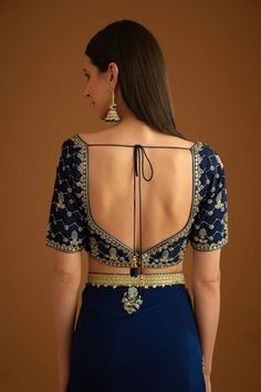 Bookmark These Simple Yet Elegant Blouse Back Designs | WedMeGood Blouse Back Designs, Modern Blouse Designs, Indian Fits, Leaf Sleeve, Blouse Ideas, Zardozi Work, Brocade Blouse