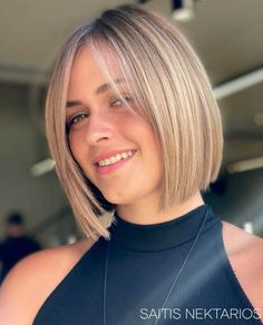 Blond Bob 2023 Trends, Light Blonde Bob Short, Blond Bob Aesthetic, Blonde Concave Bob, Bluntcut Bob Blond, Above Shoulder Hair, Short Hair Transformation, Best Hair Color Ideas, Color Ideas For Blondes