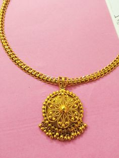 Good design in gold necklecd Old Model Necklace Designs Gold, Old Gold Jewelry, Necklace Designs Gold, Baby Jewelry Gold, Kids Gold Jewelry, Gold Earrings Indian, Gold Bridal Necklace