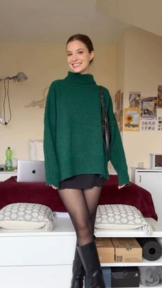 green Fall Outfits In Your 30s, Petite Goth Outfits, Outfit Inspo For Petite Women, Petite Fashion Fall 2024, 2024 Fall Fashion Trends Women Over 30, Petite Fall Outfits 2024, Short Waisted Fashion Tips, Edinburgh Outfits Summer, Pnw Living