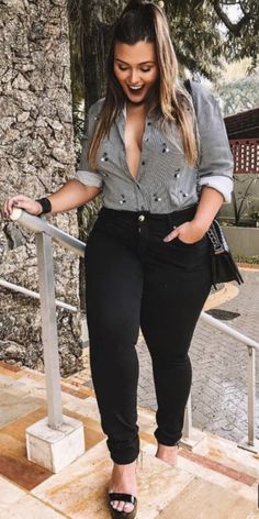 Butch Style, Curvy Clothes, Body Fashion, Womens Outfits, Summer Attire, Moda Plus, Plus Size Fashion For Women, Carrie Bradshaw, Curvy Girl Outfits