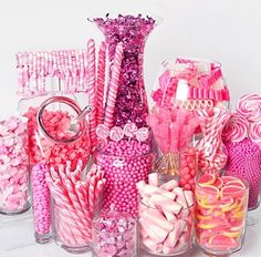 Pink Candy buffet Barbie 5th Birthday Party, Candy Dish Ideas, Bat Mitzvah Candy Bar, Purple Candy Bar, Sweet 16 Candy Bar, Birthday Candy Table, Pink Candy Bar, Sweet 16 Candy