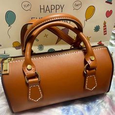 In my opinion, it is misunderstood 😆 This one is a good sample. Not very easy to make, but definitely worthy. What is your opinion, dear ❤️ Handbag Styles, Leather Kits, Leather Diy Crafts, Barrel Bag, Bag Diy, Your Opinion, Givency Antigona Bag, Leather Diy, Top Grain Leather