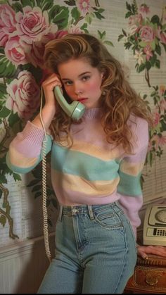 Retro Beauty Aesthetic, 80s Fashion Models, 1980s Winter Outfits, 80s Female Outfits, 70s Colorful Outfits, Real 80s Outfits, Outfits Retro 80s Mujer, Soft 90s Aesthetic, 80s Fashion Teen Girl