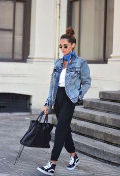 Vans come si portano: i look da copiare! How To Wear Vans, Mode Tips, Scarf Trends, Vans Outfit, Street Style 2017, Looks Street Style, Sporty Outfits