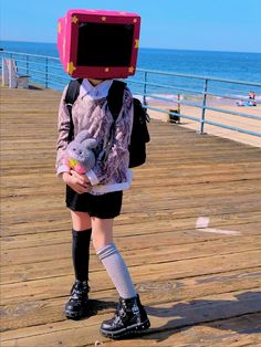 Tv Head Cosplay, Weirdcore Outfits, Tv Heads, Object Head, Weirdcore Aesthetic, Object Heads, Tv Head, Weird Core, Estilo Hippy