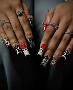 Latto Aesthetic Nails, Bday Nail Set, Black And White Acrylic Nails Designs, Freestyle Nail Designs, Piercing Nails, My Core Aesthetic, Louis Vuitton Nails, Fye Nails, Money Nails