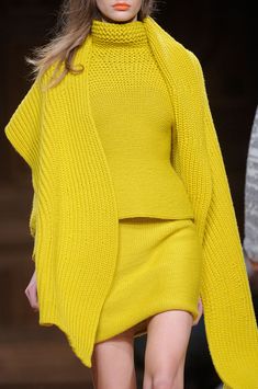 Christian Wijnants Fall 2013 - Details Yellow Fashion, Mellow Yellow, Shades Of Yellow, Knitting Inspiration, Look Chic, Winter Wear