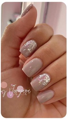 Natural Nails Manicure Christmas, Nails For Taupe Dress, Fall Wedding Nails For Guest 2023, Late November Early December Nails, Elegant Cruise Nails, November Nails Ideas 2023, November Dip Nail Ideas, Taupe Nails With Glitter, Fall Cruise Nails