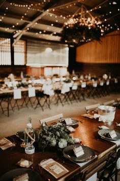 an empty banquet hall with tables and chairs