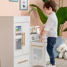 Kitchen White Gold, Low Cupboard, Wooden Toy Kitchen, Under Sink Cabinet, Wooden Play Kitchen, Kids Play Kitchen, Play Kitchen Sets, Life Kitchen, Kitchen White