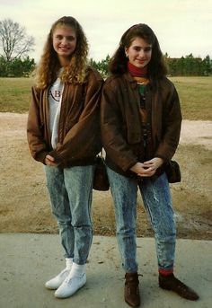 Leather bomber jackets, tight pant legs tucked in slouch socks with booties or Keds! Word Doodles, Stonewash Jeans, Look 80s, Bun Formal, Prom Bun, Rolled Jeans, 80s Girl, Straight Ponytail, The Bomb