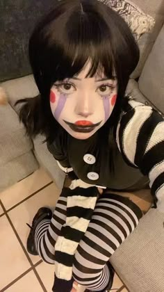 Five Nights At Freddy's Marionette, Ez Halloween Costumes, Movie Based Costumes, Good Cosplay Ideas, Cosplay Ideas For Halloween, Chica Halloween Costume Fnaf, Anime To Cosplay, Anime Costumes Ideas, Funny Cosplay Ideas