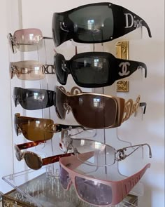 Sunglasses For Your Face Shape, Vetements Shoes, 00s Mode, Y2k Sunglasses, Trendy Glasses, Cute Sunglasses, Stylish Glasses, 2000s Fashion Outfits, Girly Accessories