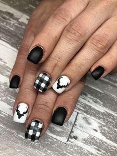 50 Short Nail Gel Manicure Ideas to Inspire You Cute Nails Acrylic Short Fall, Short Acrylic Nails Square Western, Cowboy Nails Western Short, Plaid Nail Art Christmas, Country Christmas Nails Acrylic, Farm Nails Acrylic, Maroon Western Nails, Christmas Nails Flannel, Christmas Plaid Nails Acrylic