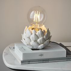 Charming Artichoke Steel Table Lamp – Unique Design & Subtle Glow - Decor interiors Eclectic Contemporary, Artichoke Lamp, Hallway Console, Out Of Place, Living Room Side Table, Crackle Glaze, Filament Bulb, Ceramic Base, Unique Ceramics