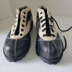 Nine West, Black & White, Never Worn, Only One Shoe Lace. Vintage Black Leather Sneakers, Karen Dalton, Vintage Leather Shoes, White Loafers, Women Platform Sneakers, White Espadrilles, Striped Sneakers, Espadrilles Platform, Lightweight Sneakers