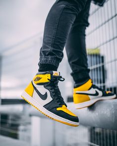 Jordan 1 Yellow, Air Jordan 1 Outfit, Sneaker Outfits, Jordan Outfit, Nike Fashion Shoes, Air Jordan Retro, Air Jordan Sneakers, Hype Shoes, Retro Shoes