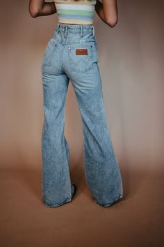 Final Sale ✨Wrangler Vintage Daytona Sky Flare – Wiseman’s Western Casual Country Outfits, Wrangler Vintage, Camila Morrone, Western Wear Outfits, Cute Country Outfits, Looks Country, Western Style Outfits, Western Outfits Women, Bottom Jeans