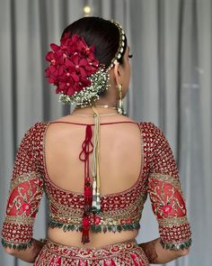 Hairstyles With Gajra, Bridal Choli, Net Saree Blouse Designs, Bridal Blouse Design, Lengha Blouse Designs