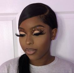 Gold Glitter Makeup Looks Black Women, Makeup Ideas With Rhinestones, Gold Glitter Makeup Looks, Rhinestone Makeup Looks Black Women, Gold Makeup Looks, Birthday Makeup Looks, Glitter Makeup Looks, Natural Glam Makeup, Rhinestone Makeup