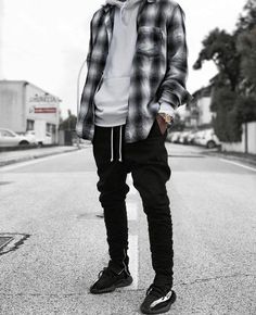 19+ Sublime Urban Fashion Streetwear Outfit Ideas Ripped Jeans Casual, Urban Fashion Girls, Mens Vest Fashion, Streetwear Outfit Ideas, Mens Fashion Simple, Stylish Men Casual, Hipster Man, Hipster Mens Fashion, Mens Fashion Urban