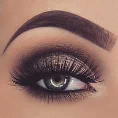 #Maquillaje Trucco Smokey Eye, Long False Lashes, Make Up Designs, Gold Smokey Eye, Smink Inspiration, Makijaż Smokey Eye, Makeup Hacks, Eye Makeup Tips, Pink Makeup