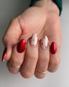 December Nails Christmas Xmas Red, Simple Christmas Nails Oval, December Nails 2023, Winter Christmas Nails Simple Short, 2023 Christmas Nails, Christmassy Nails, Cute Gel Nails