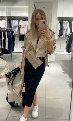 Crop Trench Coat Outfit, Cropped Trench Coat Outfit, Casual Trench Coat Outfit, Fall Coat Outfit, Trench Outfit, Trench Coat Outfit, Trench Coat Style