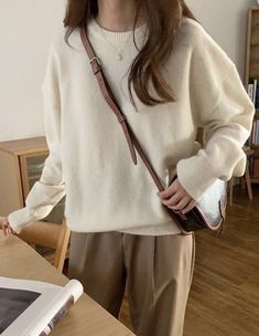 Minimalist Style Outfits Casual, Vanilla Style Outfit, Office Outfit, Outfit Look, Modest Fashion Outfits, Cozy Outfit, Inspired Outfits