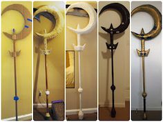 there are many different types of decorative items in this photo, and each has an arrow on it