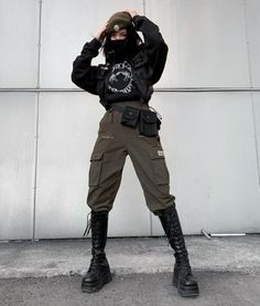 Tech Wear Women Outfits, Rainy Concert Outfit Cold, Casual Tactical Outfit, Tactical Fashion Women, Tactical Aesthetic Outfit, Militarycore Outfits, Techware Fashion Women, Woman Techwear, Tactical Clothes For Women