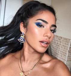 I N S T A G R A M @alyybazan Fall Makeup Ideas, Makeup Cantik, Beauty Make-up, Makeup Hacks, Bohol, Glitter Force, Blue Eyeshadow, Fall Makeup, Glitter Makeup