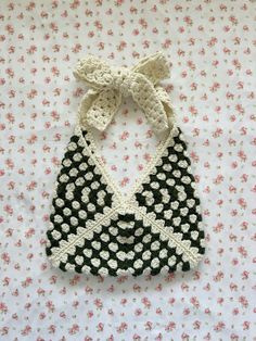 Crocheg granny square bow bag Beige Crochet Bag, Beige Crochet, Crochet Bows, Bow Bag, Women Accessories Bags, Granny Square, Crochet Bag, Jewelry Crafts, Women's Bag