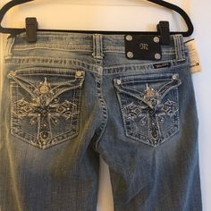 Women's Miss Me Bootcut Jeans Size 29 Jp5045-2 Iron Cross Pocket Design Brand New With Tags Nike Crop Top, Mexican Sandals, Miss Me Jeans, Cute Jeans, Miss Me, Back To School Outfits, Swaggy Outfits, Vintage Jeans, 2000s Fashion