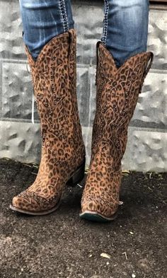 Lane Sagatoga Stud Boot~ Custome Cowgirl Kim Wild Cheetah Print Cheetah Print Cowgirl Boots, Animal Print Boots Outfit, Cool Cowboy Boots, Print Boots Outfit, Ladies Cowboy Boots, Cheetah Clothes, Cowboys Boots, Animal Print Boots, Lane Boots