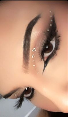 Rhinestone Makeup, Prom Eye Makeup, Rave Makeup, Swag Makeup, Smink Inspiration, Pinterest Makeup, Makijaż Smokey Eye, Dope Makeup, Edgy Makeup